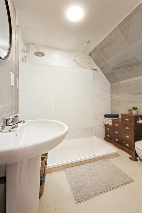 קסרס Fresh Penthouse Apartment With Great Sea Views מראה חיצוני תמונה